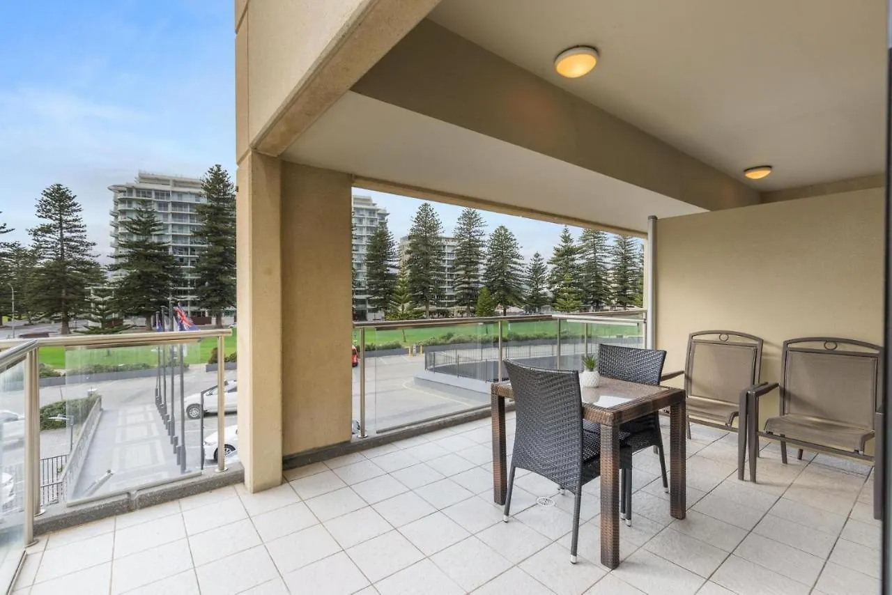 Belle Escapes - Glenelg Shores Family Stay Apartment